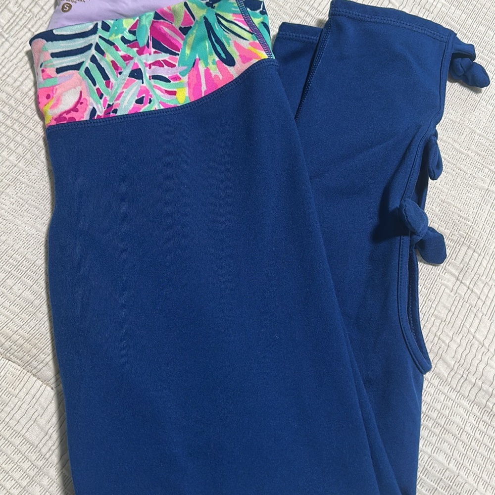Lilly Pulitzer Blue Leggings with Tropical Print Waistband